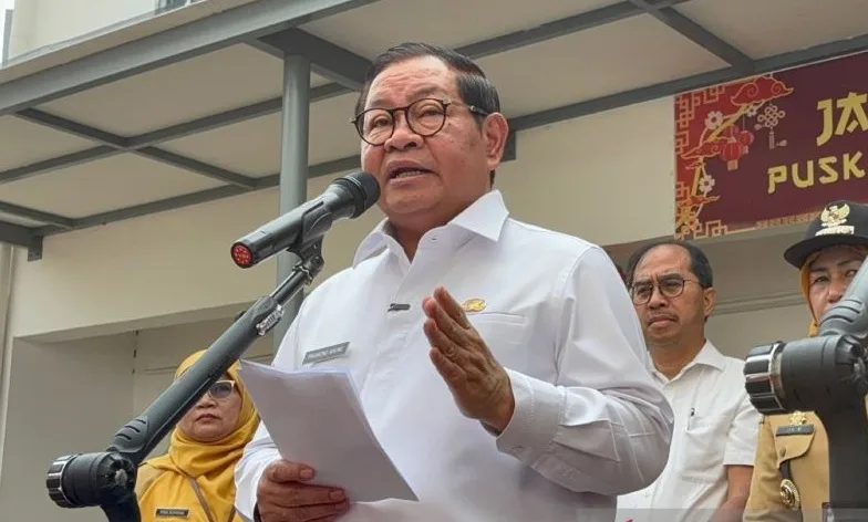 Gubernur DKI Jakarta Pramono Anung Wibowo usai meresmikan Puskesmas Taman Sari, Jakarta Barat, Senin (26/10/2026). Foto: ANTARA.