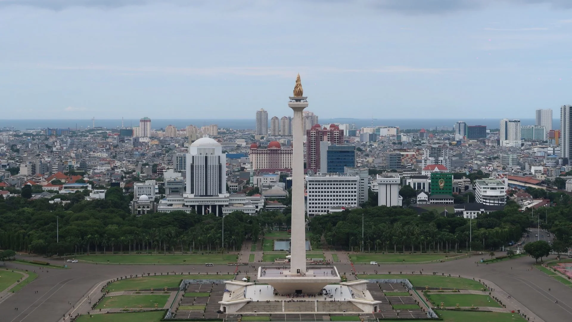 monas