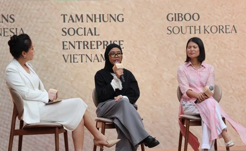 CEO HerLens Jihan Alfiyyah berbicara dalam konferensi pers "Unlock Her Future 2026" di Suzhou, provinsi Jiangsu, Kamis (22/10). Foto: ANTARA