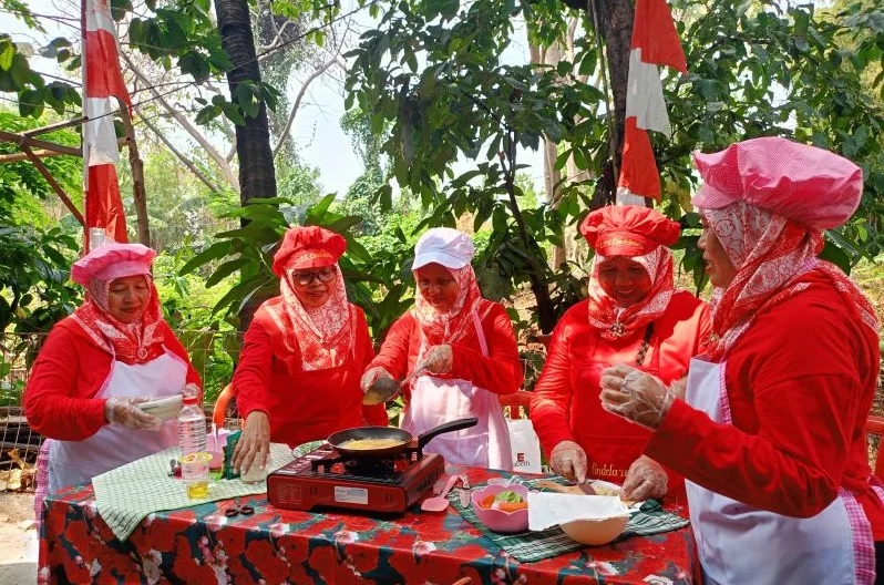 Forum Warga Kota (FAKTA) Indonesia memberi edukasi program Makan Bergizi Gratis (MBG) lewat lomba kreasi menu makanan bergizi bagi warga Kampung Penas, RW 02, Cipinang Besar Selatan, Jakarta Timur, Senin (31/8/2026). Foto: ANTARA