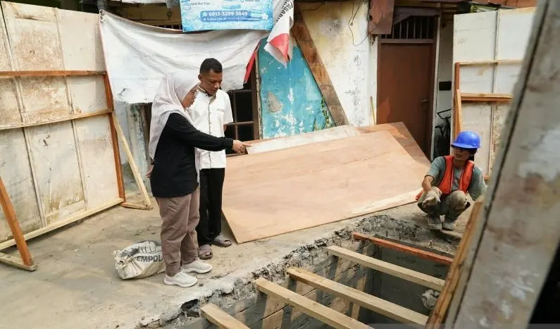 Suku Dinas (Sudin) Sumber Daya Air (SDA) Kota Administrasi Jakarta Pusat membangun 4 titik tangki septik komunal di RW 03, Kelurahan Cempaka Baru, Kecamatan Kemayoran, Jumat (23/10/2026). Foto: Pemkot Jakpus