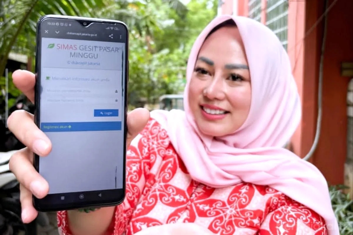 Dukcapil Kecamatan Pasar Minggu, Jakarta Selatan menghadirkan inovasi Sistem Manajemen Administrasi Kependudukan Warga Berbasis Informasi Elektronik (Simas Gesit) untuk mempermudah masyarakat mengurus administrasi kependudukan. Foto: Pemkot Jaksel