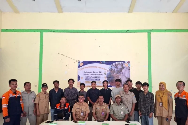 Pemkab Kepulauan Seribu memberikan pelatihan servis pendingin ruangan bagi warga tak punya pekerjaan tetap di Jakarta, Selasa (29/9/2026). Foto: Pemkab Kepulauan Seribu