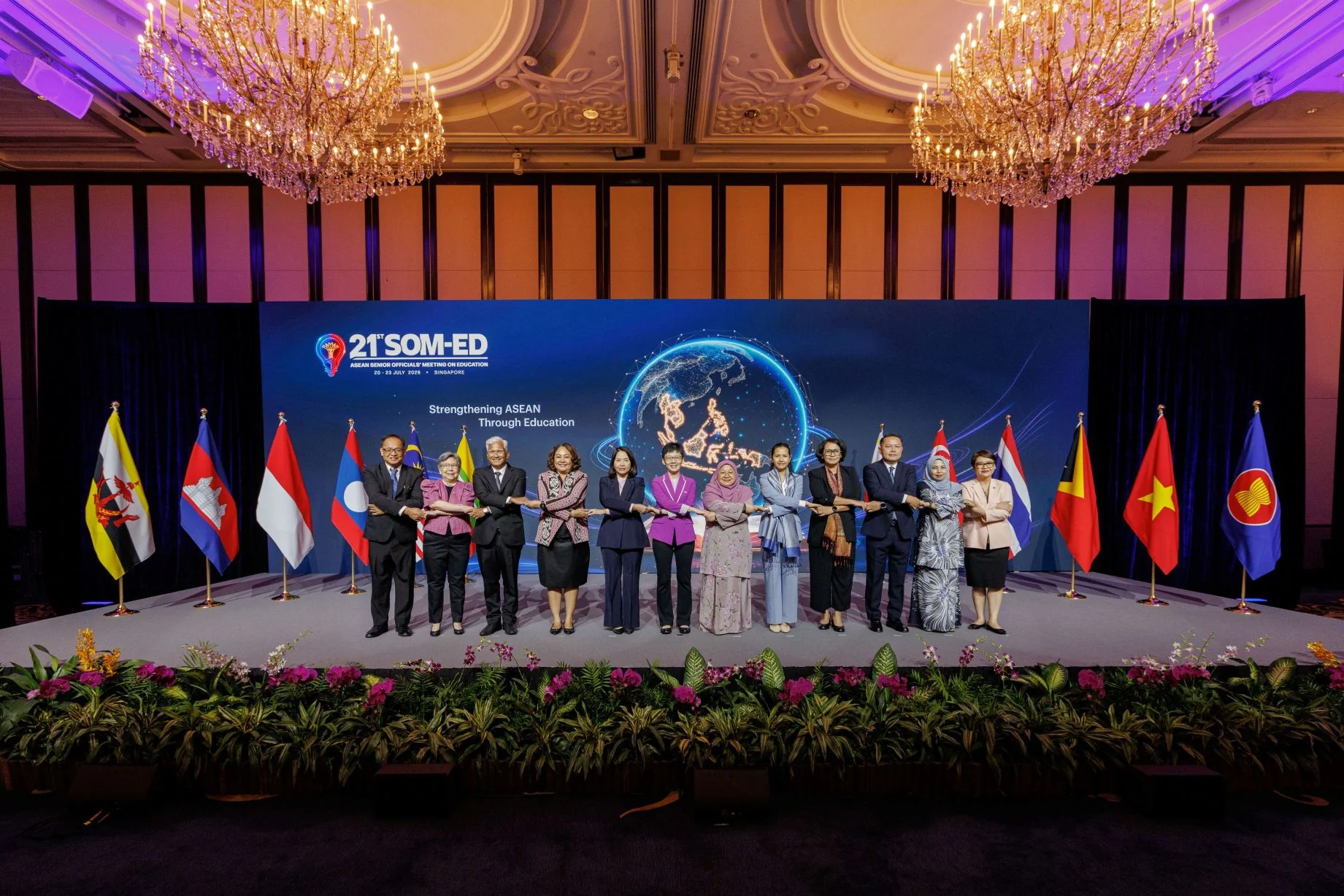 Sesi Terbuka ASEAN Senior Officials Meeting on Education (SOM-ED) ke-21 dan merupakan kelanjutan dari keberhasilan AI Ready ASEAN selama dua tahun terakhir. Didukung oleh AVPN, Google.org, dan Asian Development Bank (ADB), fase berikutnya akan berfokus pa