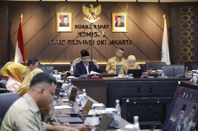 Badan Pembentukan Peraturan Daerah (Bapemperda) DPRD DKI Jakarta bersama Dinas Pemberdayaan Perlindungan Anak dan Pengendalian Penduduk (PPAPP) DKI Jakarta menggelar Focus Group Discussion (FGD) terkait Rancangan Peraturan Daerah (Raperda) tentang Penyele