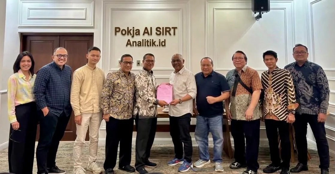 Ketua Pokja A Sapto Anggoro serahkan hasil ke Ketua  PANDI Isnawan Aslam. Foto: PANDI