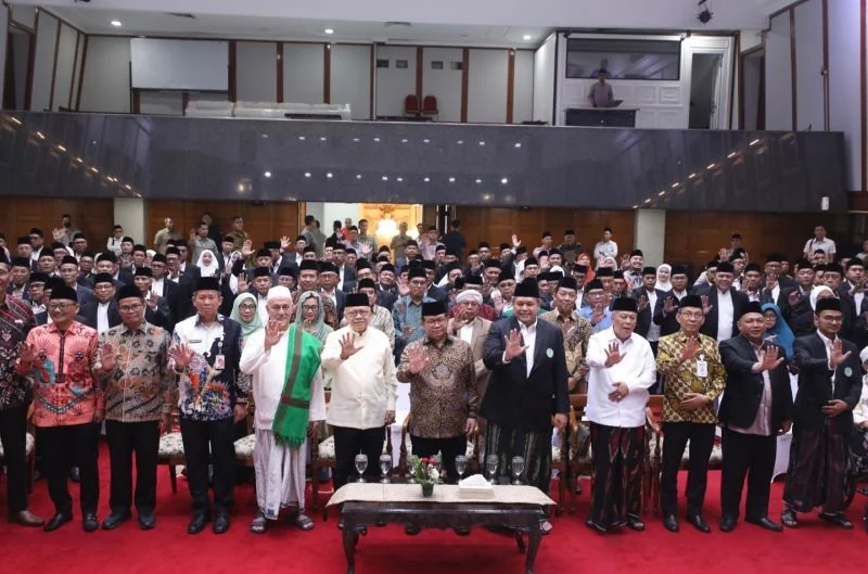 Gubernur DKI Jakarta Pramono Anung usai menghadiri Pengukuhan Pengurus Majelis Ulama Indonesia (MUI) Tingkat Kota/Kabupaten Administrasi se-DKI Jakarta Masa Khidmat 2025–2030, di Balai Agung, Balai Kota Jakarta, Selasa (11/8/2026). Foto: Pemprov DKI Jakar