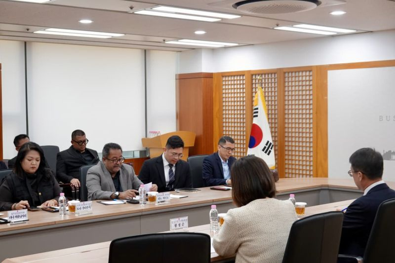 Wakil Gubernur DKI Jakarta, Rano Karno melalui pertemuan (courtesy call) dengan Wakil Wali Kota Busan, Kim Kyung-duk, di Busan, Korea Selatan, Rabu (7/10/2026) untuk memperluas kerja sama industri keratif. Foto: Pemprov DKI