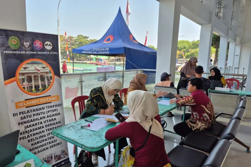 UPPMPTSP Kabupaten Kepulauan Seribu menggelar Pelayanan Terpadu Keliling (Peduli) Pulau Plus di Kelurahan Pulau Pari, Kecamatan Kepulauan Seribu Selatan, Kamis (27/8/2026). Foto: Pemkab Kepulauan Seribu