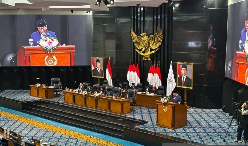 Gubernur DKI Jakarta Pramono Anung dalam rapat paripurna di Gedung DPRD DKI Jakarta, Kamis (1/10/2026). Foto: ANTARA