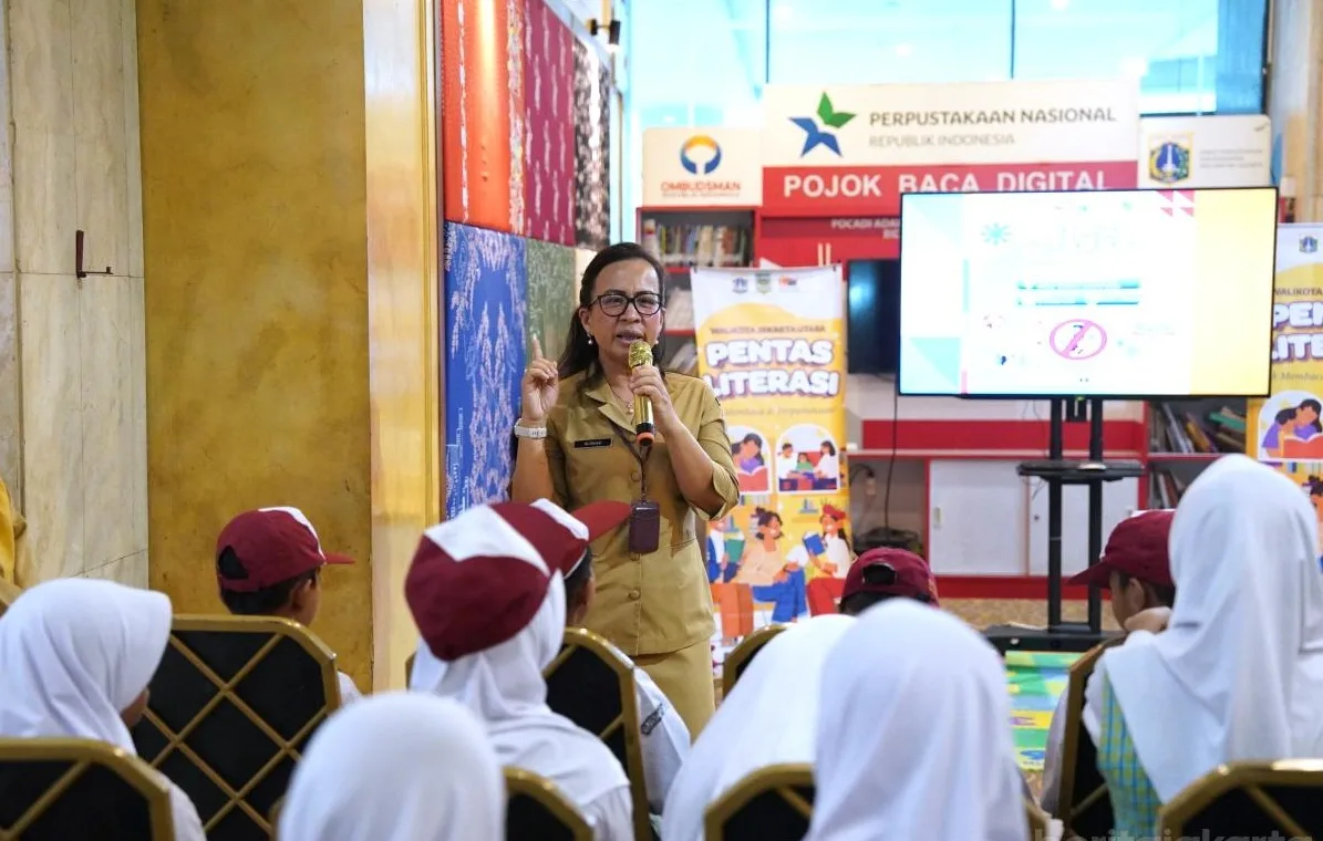 Suku Dinas Kesehatan Jakarta Utara memberikan edukasi mengenai bahaya rokok dan narkotika kepada pelajar di SDN 04 Tanjung Priok di Kantor Wali Kota setempat, Senin (19/10/2026). Foto: beritajakarta,