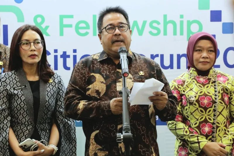 Wakil Gubernur DKI Jakarta Rano Karno membuka kegiatan JAKI & Fellowship Cities Forum (JFCF) 2026 di Balai Kota, Jakarta, Rabu (19/8/2026). Foto: Pemprov DKI Jakarta.