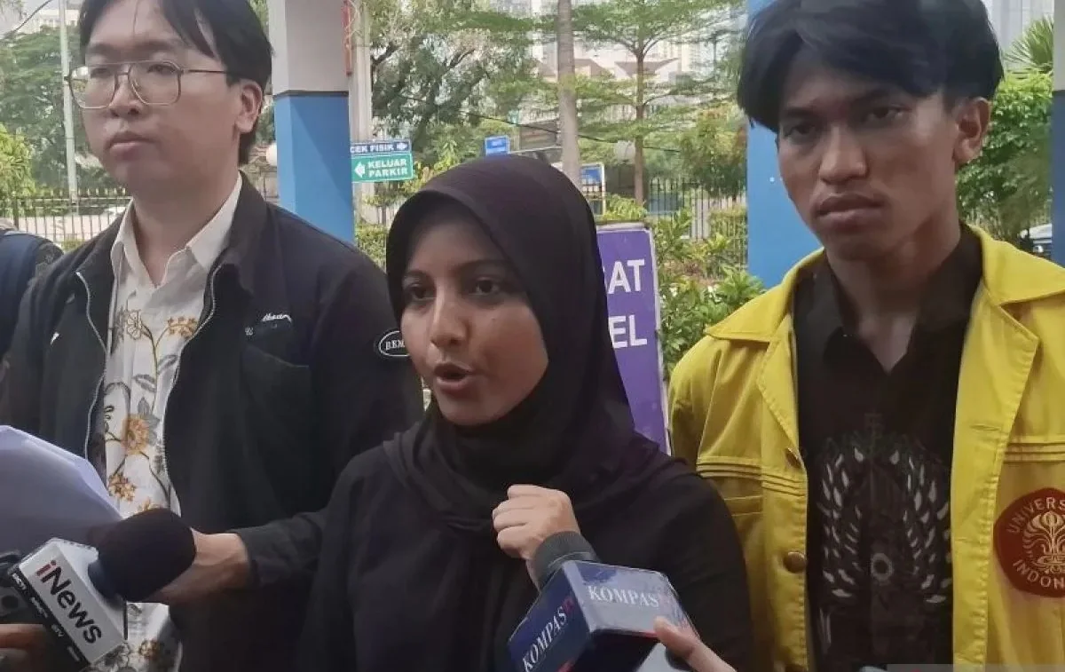 Wakil Ketua BEM UI Fathimah Azzahra saat ditemui di Sentra Pelayanan Kepolisian Terpadu (SPKT) Polda Metro Jaya, Selasa (6/10/2026). Foto: ANTARA