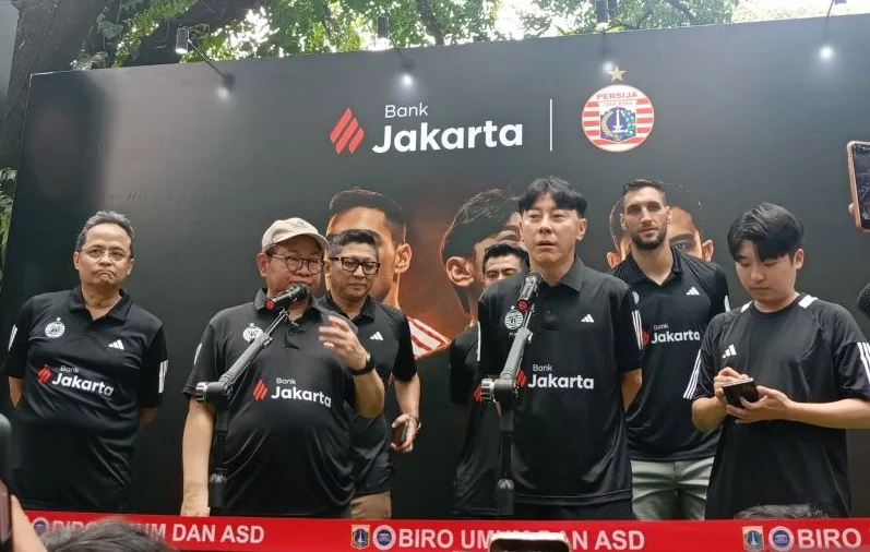 Gubernur DKI Jakarta Pramono Anung saat menghadiri Bank Jakarta x Persija Collaboration Kick Off sekaligus peluncuran situs baru Bank Jakarta di Taman Suropati, Menteng, Jakarta Pusat, Minggu (9/8/2026). Foto: ANTARA