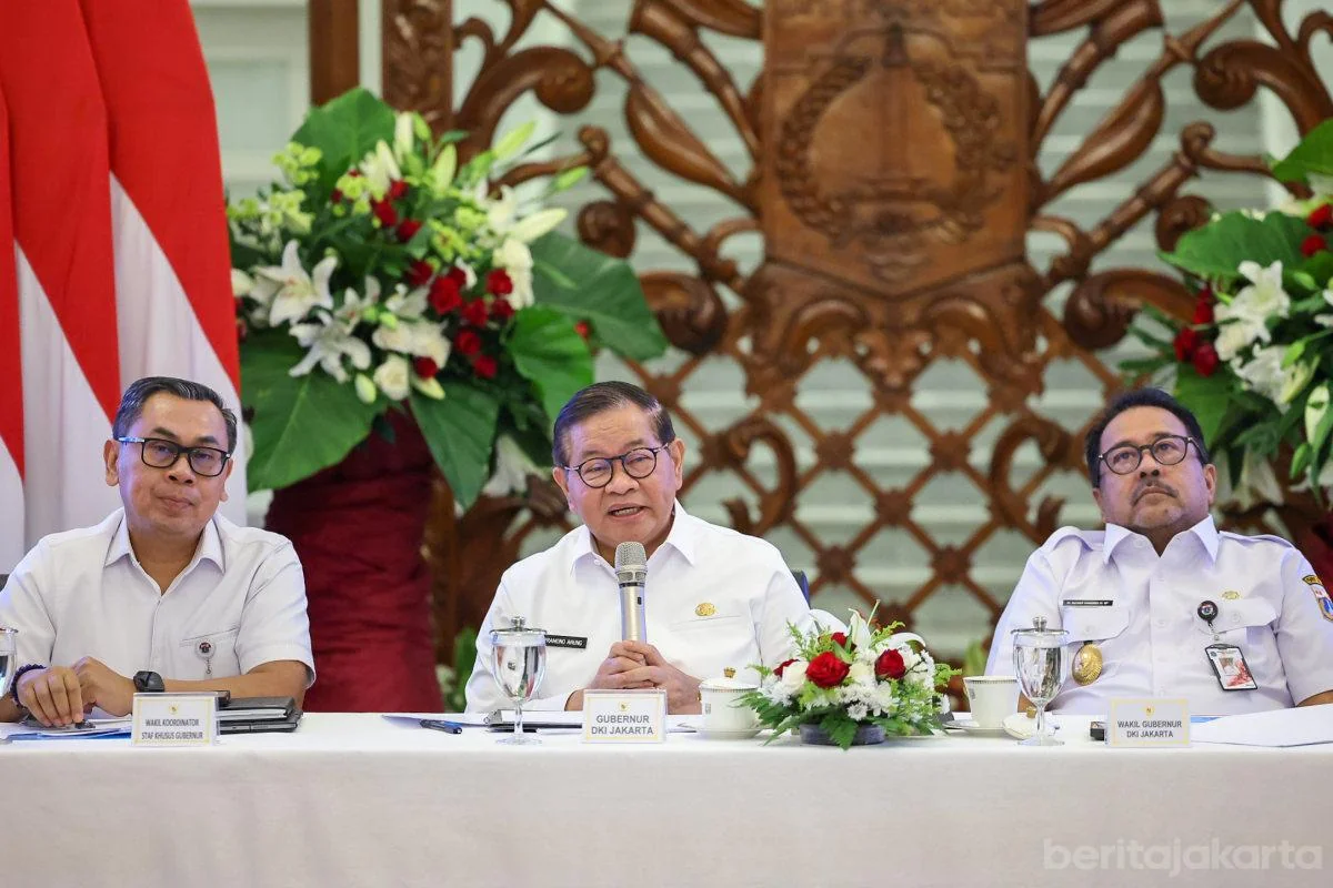 Gubernur dan Wakil Gubernur DKI Jakarta dalam acara Jakarta Budget Talks dengan tema Menavigasi APBD Jakarta: Perkuat Kinerja, Kepentingan Publik Terjaga di Balairung, Balai Kota DKI Jakarta, Rabu (22/7). Obligasi daerah diperlukan untuk menjaga keuangan