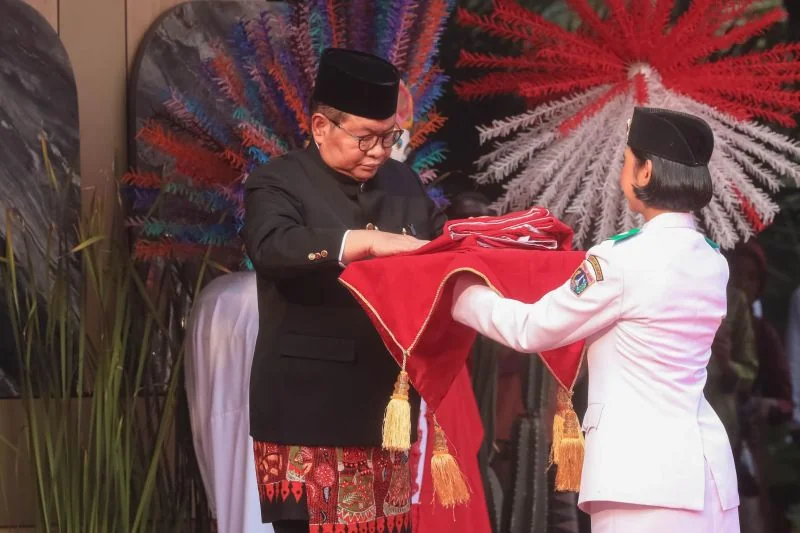 Gubernur DKI Jakarta, Pramono Anung dalam Upacara Peringatan HUT Ke-81 Kemerdekaan Republik Indonesia di halaman Balai Kota Jakarta, Gambir, Jakarta Pusat, Senin (17/8/2026). Foto: Pemprov DKI Jakarta.