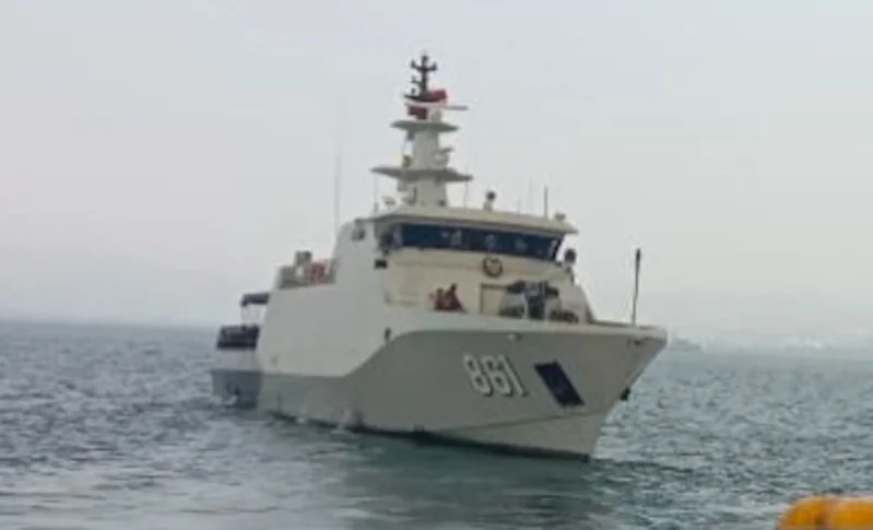 KRI Lepu-861 siap berlayar ke wilayah Laut Selat Sunda untuk mencari para jurnalis yang hilang kontak saat liputan di wilayah anak Krakatau, Rabu (9/9/2027) Foto: Humas TNI AL
