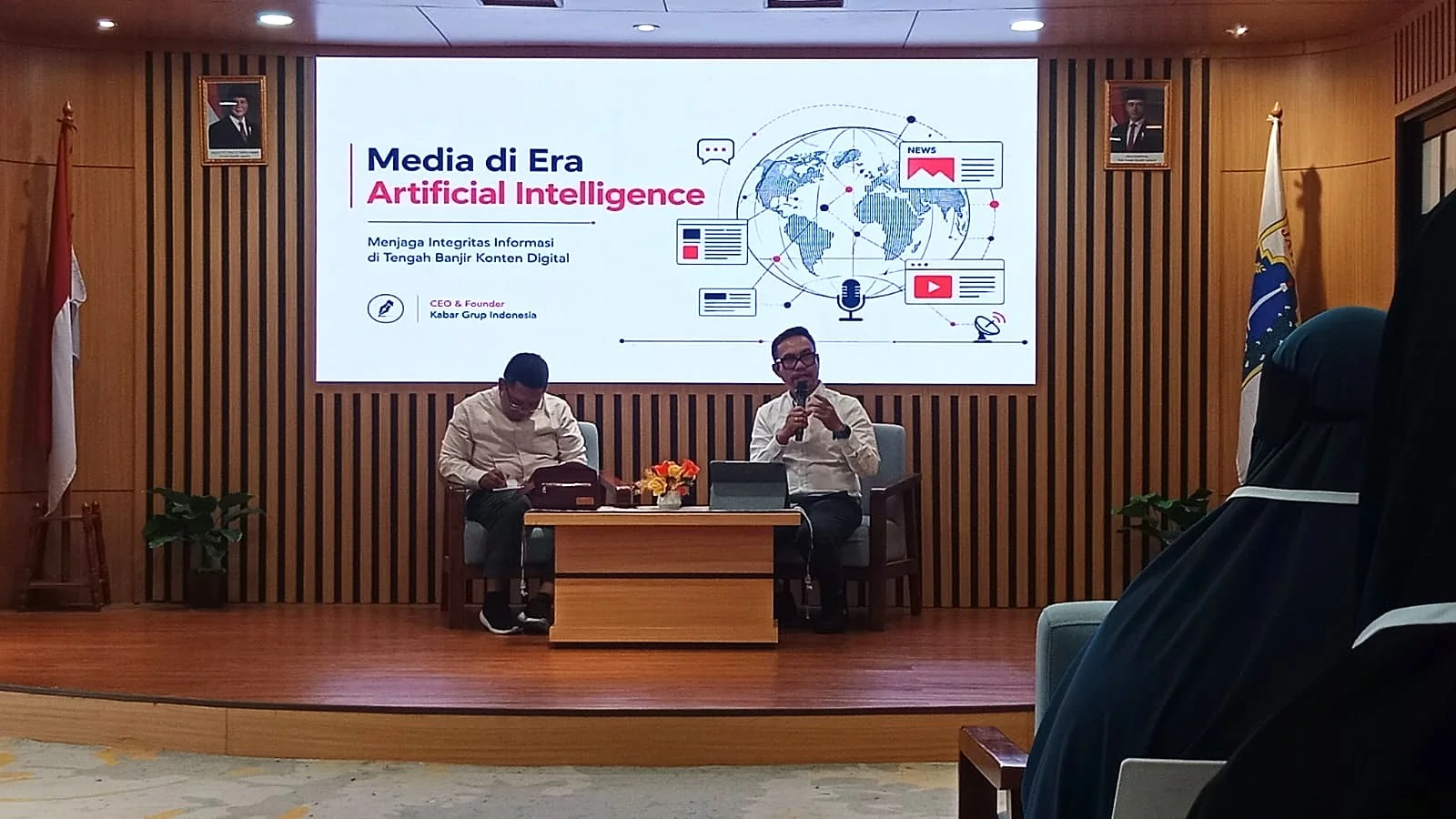Ketua umum Generasi Digital Indonesia Upi Asmaradhana menjadi pembicara dengan tema Media di Era Artificial Intelligence: Menjaga Integritas Informasi di Tengah Banjir Konten Digital yang diadakan oleh Waddah Islamiyah di Jakarta, Selasa (18/8/2026). Foto