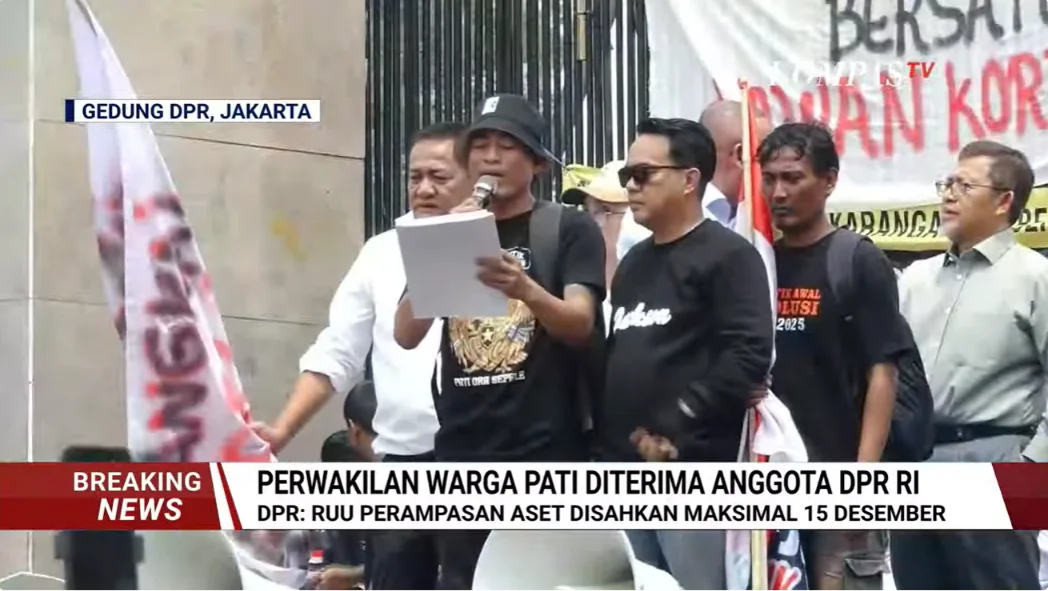 Tangkapan Layar - AMPB membubarkan diri dan meninggalkan kawasan depan Gedung DPR/MPR RI, Jakarta Pusat, Kamis siang, setelah menerima komitmen pimpinan DPR RI terkait penyelesaian Rancangan Undang-Undang (RUU) Perampasan Aset. Foto: kabar jakarta