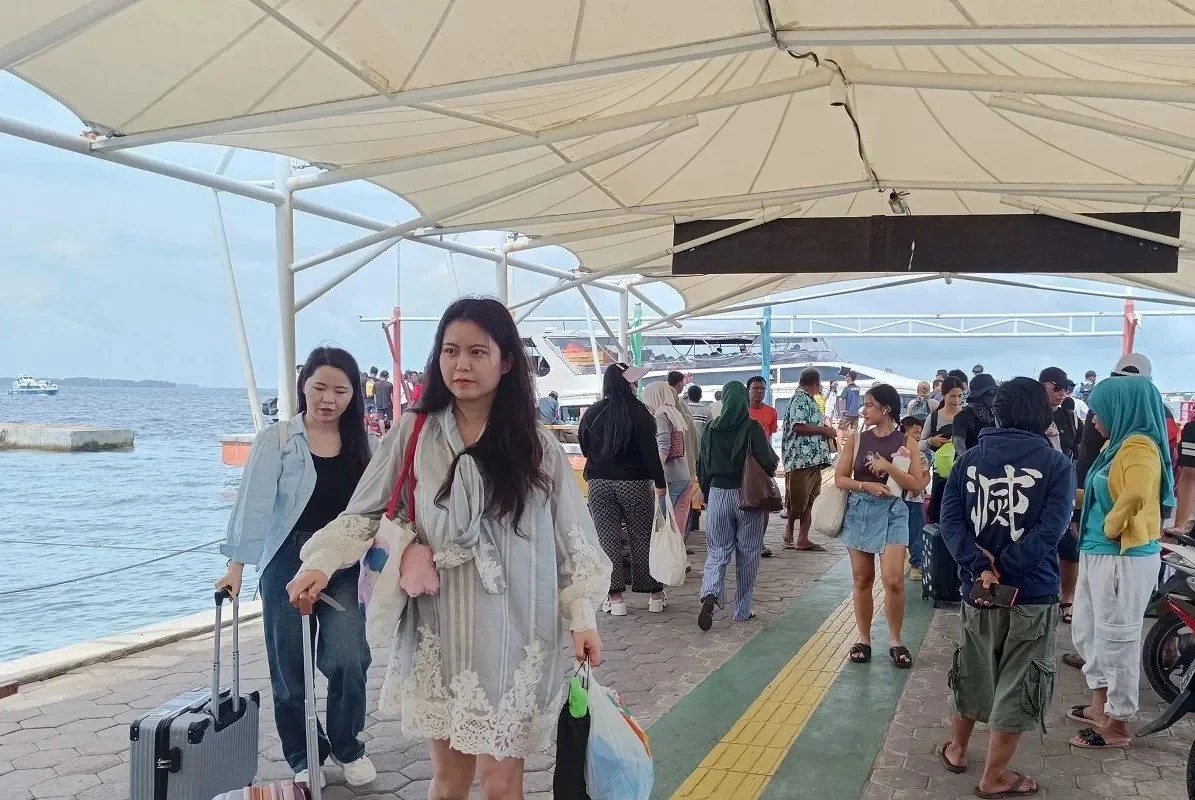 Dokumentasi - Wisatawan berlabuh di dermaga pulau berpenduduk yang ada di Kabupaten Kepulauan Seribu. Foto: Pemkab Kepulauan Seribu