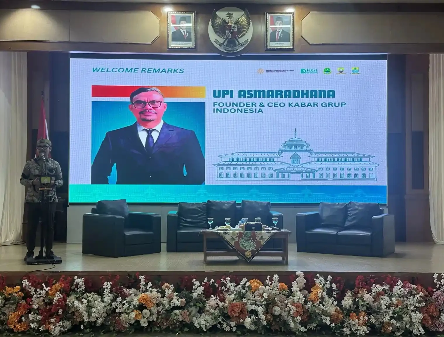 CEO Kabar Grup Indonesia (KGI), Upi Asmaradhana, menilai kebudayaan kini menjadi penggerak ekonomi daerah. Jawa Barat didorong mengoptimalkan potensi budaya untuk meningkatkan kesejahteraan. (Foto: Kabar Bursa)