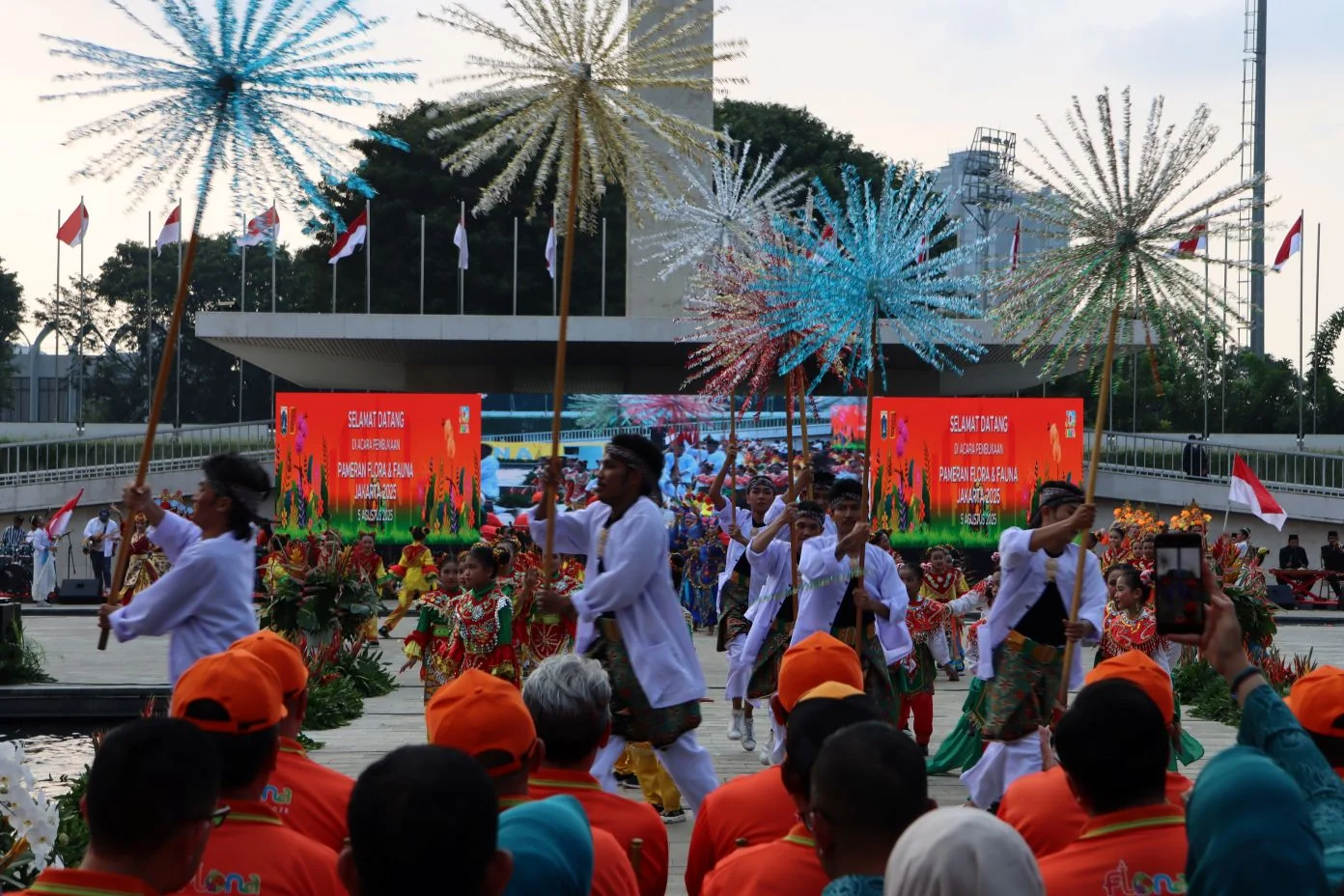 FLONA Jakarta 2026 menghadirkan pengalaman edukatif dan rekreatif melalui pameran tanaman, satwa edukasi, workshop urban farming, serta festival komunitas hijau. Foto: flona.jakarta