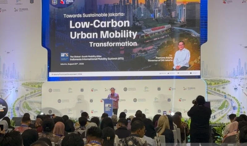 Gubernur DKI Jakarta Pramono Anung memberikan sambutan di acara Indonesia International Transport Summit (IITS) 2026 di The Tribrata Hotel and Convention Center, Jakarta Selatan, Kamis (20/8/2026). Foto: ANTARA