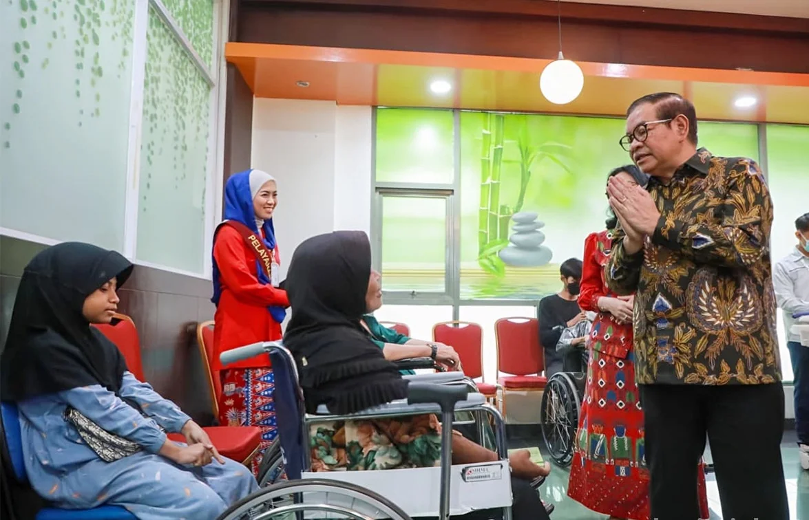 Dokumentasi - Gubernur DKI Jakarta, Pramono Anung meninjau layanan dan fasilitas RSUD Cengkareng di Jakarta Barat pada Kamis (16/10). Dalam kunjungannya, Gubernur memuji fasilitas dan kualitas pelayanan di rumah sakit milik Pemerintah Provinsi (Pemprov) D