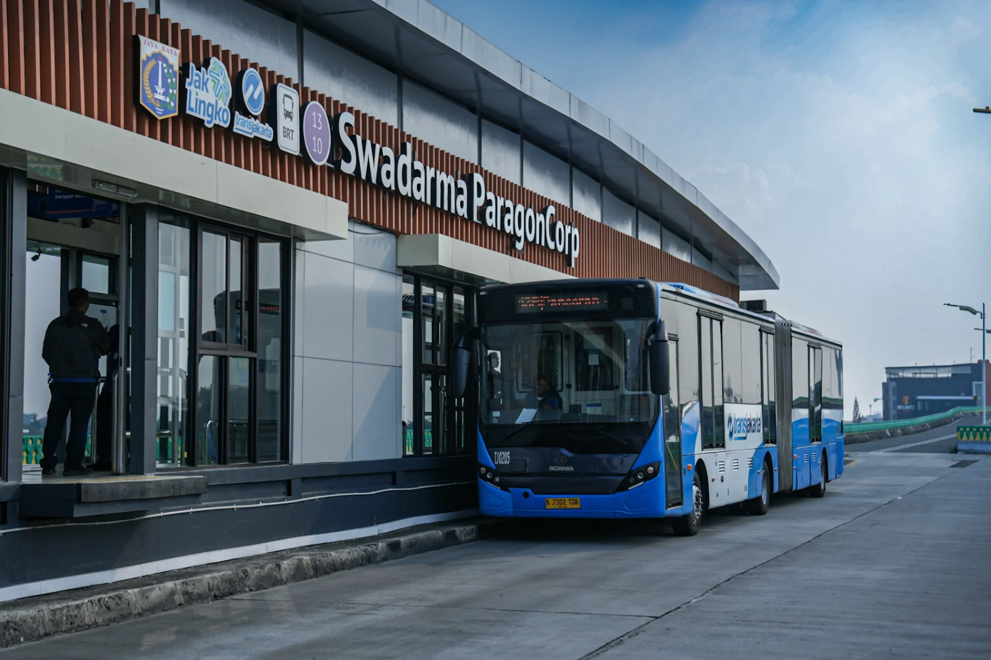Badan Pusat Statistik (BPS) DKI Jakarta mencatat jumlah penumpang Transjakarta meningkat pada Juni 2026 dibandingkan bulan sebelumnya maupun dibandingkan Juni 2025. Foto: Transjakarta
