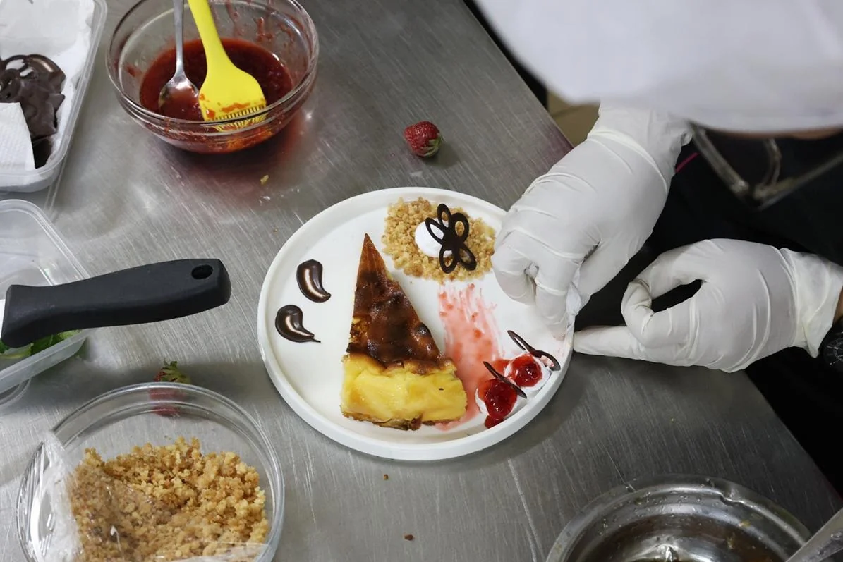 Pusat Pelatihan Profesi Pariwisata dan Ekonomi Kreatif DKI Jakarta menggelar Pelatihan dan Sertifikasi Tenaga Kerja Profesi Pariwisata dan Ekonomi Kreatif Skema Commis Pastry Tahun 2026. Foto: Pemprov DKI