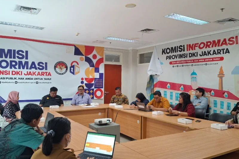 Komisi Informasi (KI) DKI Jakarta menerima kunjungan KI Jawa Barat untuk bertukar pengalaman dan membahas strategi penguatan keterbukaan informasi publik di Jakarta, Senin (10/8/2026). Foto: KI DKI Jakarta.