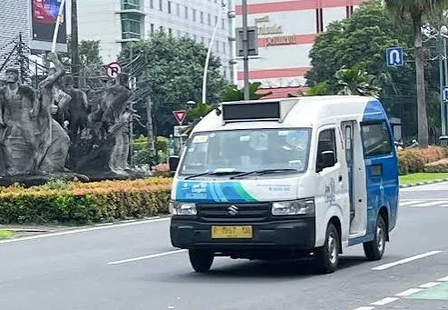 Tiga layanan Mikrotrans, yaitu JAK 48A, JAK 50, dan JAK 79 diubah rutenya dan mempunyai titik pemberhentian baru sebagai upaya Transjakarta untuk memperluas jangkauan layanan serta meningkatkan kemudahan mobilitas masyarakat Jakarta. Foto: Transjakarta