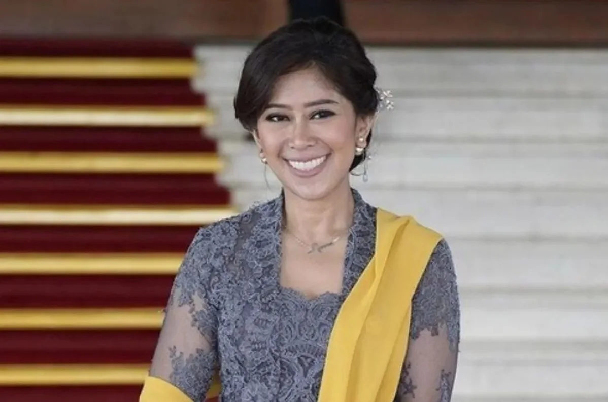 Menkomdigi Meutya Hafid memasktikan lembaganya tengah berkoordinasi intensif dengan operator telekomunikasi demi memastikan dukungan konektivitas andal untuk mendukung operasi pencarian dan pertolongan dengan optimal. Foto: ANTARA