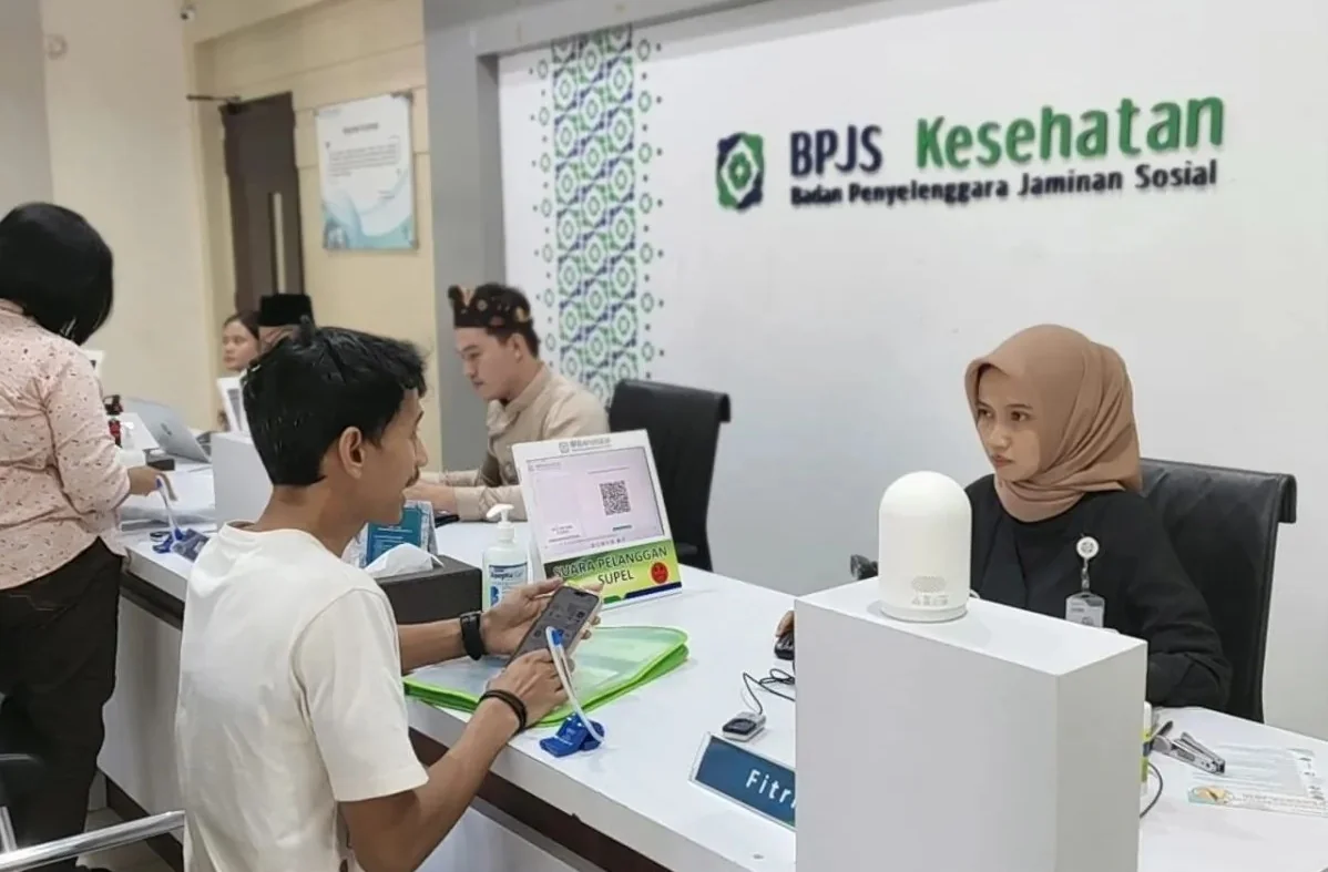 Jaminan Kesehatan Nasional (JKN) atau Kartu Indonesia Sehat (KIS) menjadi akses masyarakat dalam pelayanan kesehatan yang diberikan dan ditanggung oleh pemerintah melalui BPJS Kesehatan. Foto: ANTARA