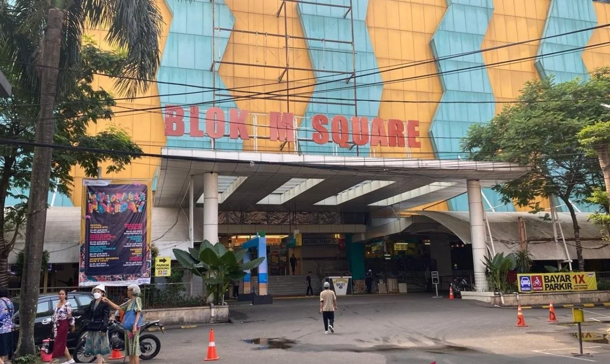 Pusat perbelanjaan Blok M Square yang eksis di kalangan anak muda sejak era 80an, Jakarta, Senin (27/5/2024) Foto: ANTARA