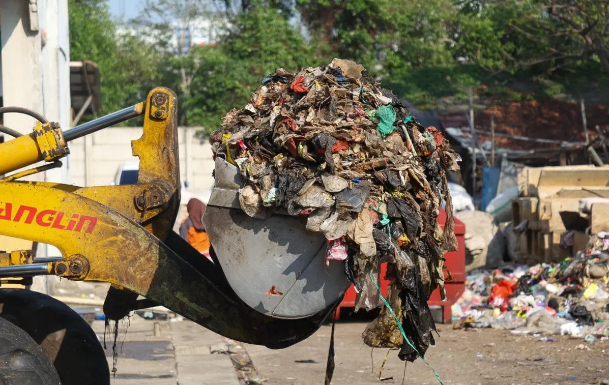 Pemprov DKI Jakarta optimistis masalah pengelolaan sampah di Jakarta bisa segera terselesaikan dengan teknologi insinerator dan Pembangkit Listrik Tenaga Sampah (PLTS) yang telah terbukti di sejumlah negara. Foto: Pemprov DKI