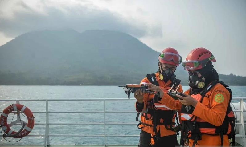 Tim SAR gabungan memperluas cakupan area pencarian dan membagi operasi menjadi empat Search and Rescue Unit (SRU) pada hari kedua pencarian 8 penumpang kapal cepat rombongan jurnalis yang dilaporkan hilang kontak saat meliput erupsi Gunung Anak Krakatau.