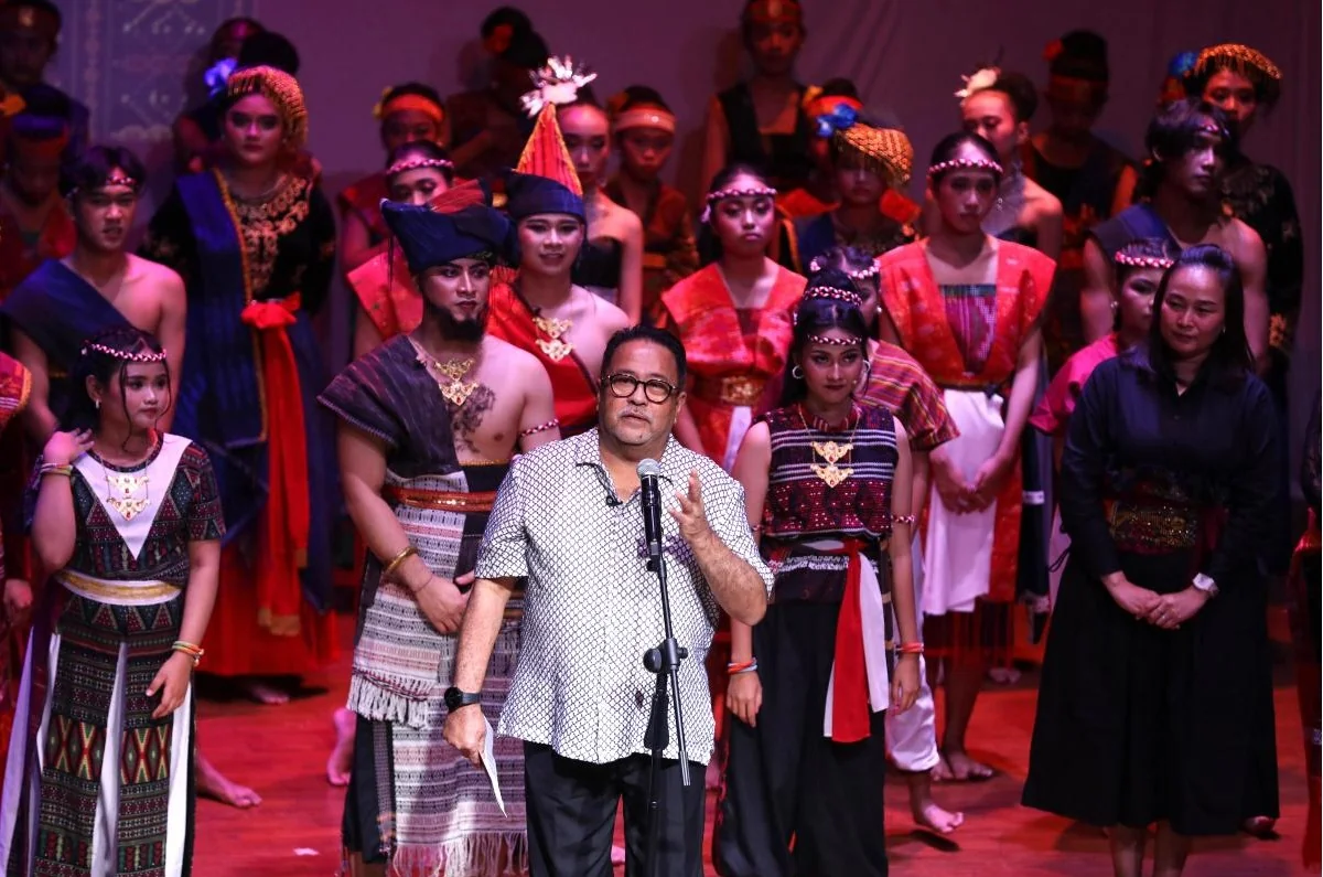 Pementasan Drama Musikal Tari Putri Lopian ‘Bunga Belantara Dairi’ karya Sekolah Seni Yonif (SSY) yang digelar di Teater Kecil Taman Ismail Marzuki (TIM), Jakarta Pusat, Minggu (30/8). Foto: Istimewa