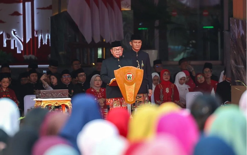 Pemerintah Provinsi (Pemprov) DKI Jakarta menggelar upacara bendera memperingati Hari Ulang Tahun (HUT) ke-81 Kemerdekaan Republik Indonesia di halaman Balai Kota DKI Jakarta, Senin (17/8). Foto: Pemprov DKI