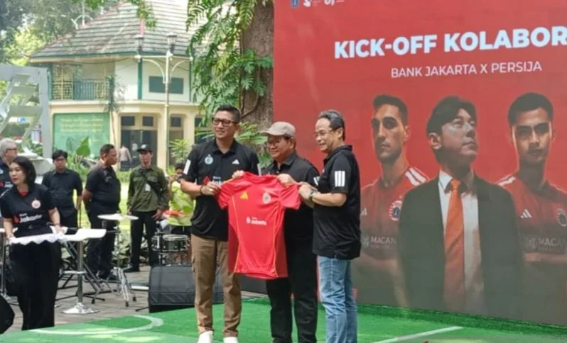Gubernur DKI Jakarta Pramono Anung menghadiri Bank Jakarta x Persija Collaboration Kick Off sekaligus peluncuran situs baru Bank Jakarta di Taman Suropati, Menteng, Jakarta Pusat, Minggu (9/8/2026). Foto: ANTARA