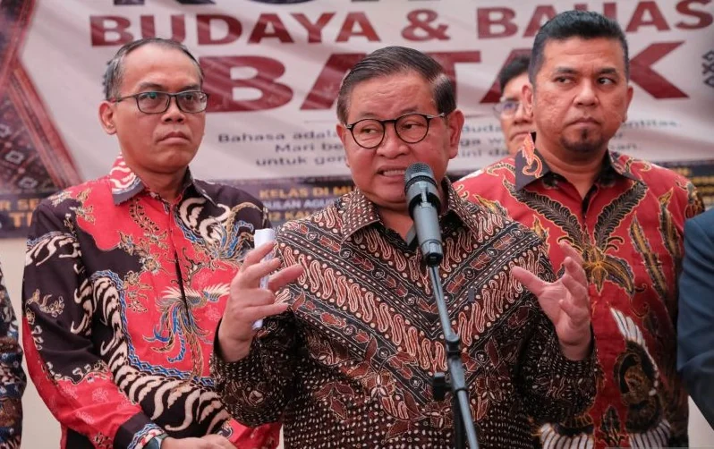 Gubernur DKI Jakarta Pramono Anung (tengah) dalam Seminar Kebangsaan Huria Kristen Batak Protestan (HKBP) Menteng 2026 bertema “Keluarga Kuat, Bangsa Kuat” di HKBP Menteng, Jalan Jambu Nomor 46, Gondangdia, Jakarta Pusat, Sabtu (22/8/2026). Foto: Pemprov