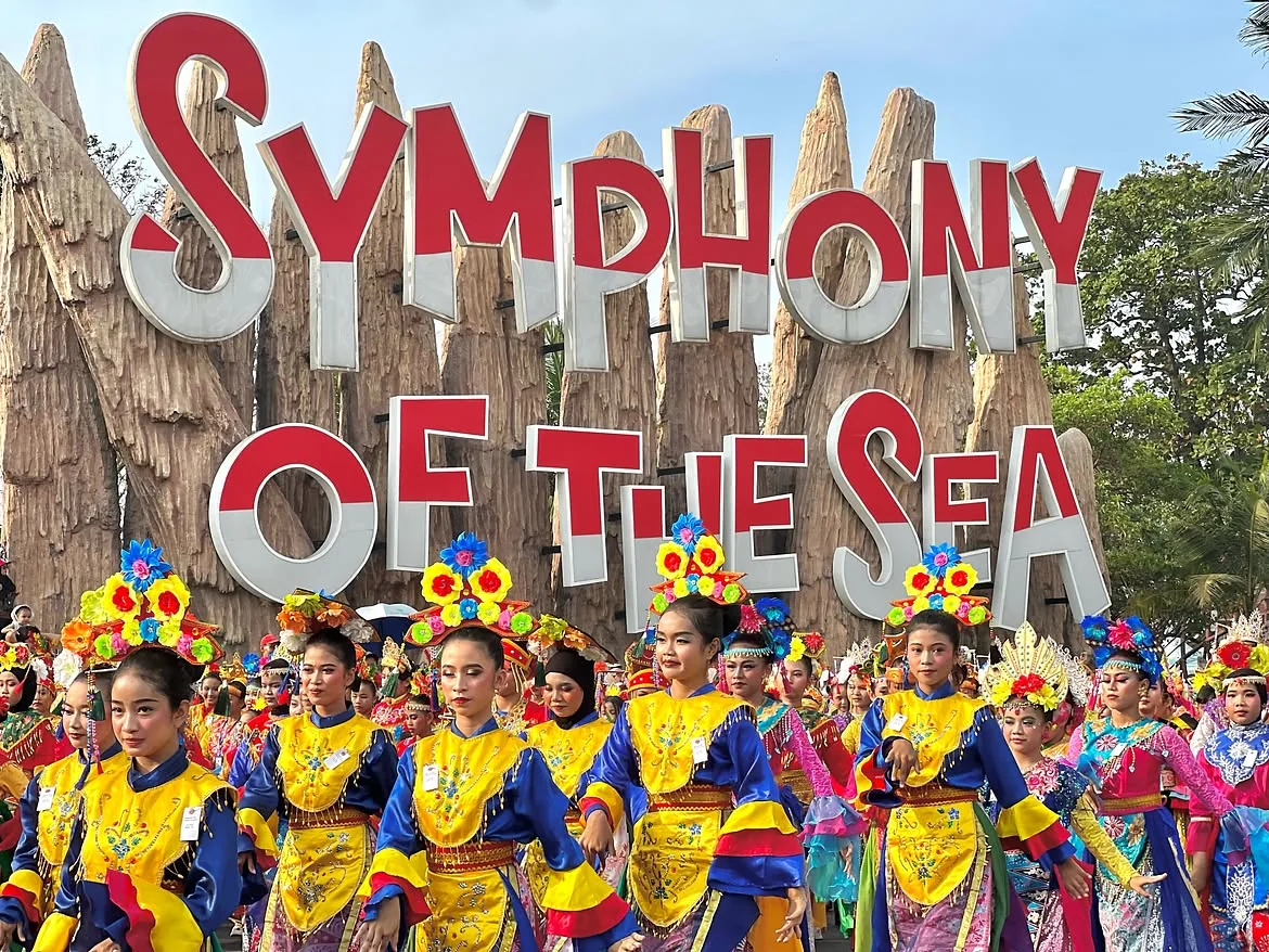 Kemeriahan Acara 5th Indonesia International Culture Festival 2026 di Symphony of the Sea Ancol, Minggu (13/9/2026). Foto: Ancol Taman Impian