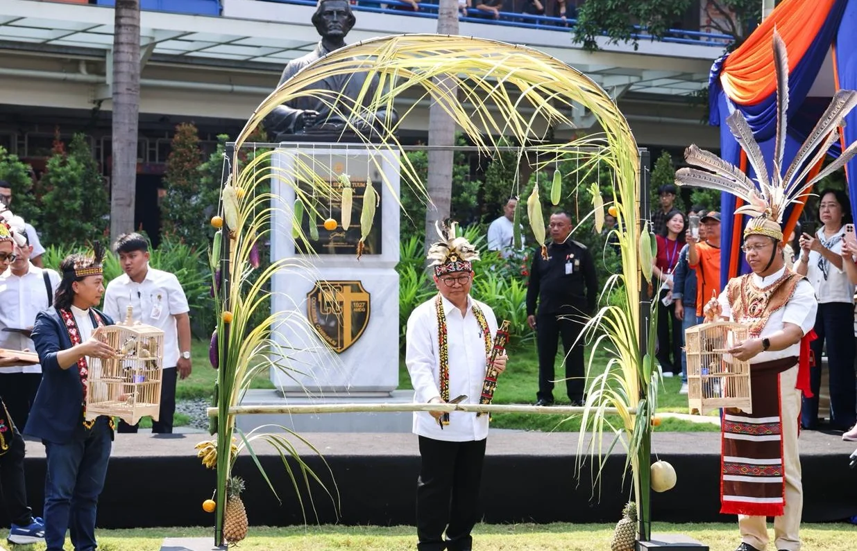 Gubernur DKI Jakarta Pramono Anung membuka Canisius Expo 2026, di sekolah Kolese Kanisius, Menteng, Sabtu (29/8). Foto: Pemkot Jakpus