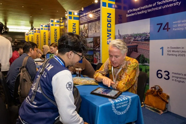 Dokumentasi - Universitas Gadjah Mada (UGM) menjadi tuan rumah European Higher Education Fair (EHEF) Indonesia 2025 yang diselenggarakan di UGM Innovation and Creativity Hub (GIK) Joglo pada hari Kamis (6/11). Foto: UGM