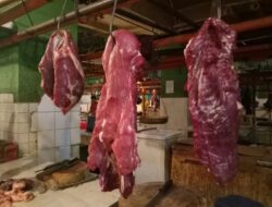 Harga Daging Sapi di Pasar Tomang Barat Masih Tinggi, Tembus Rp180 Ribu per Kilogram