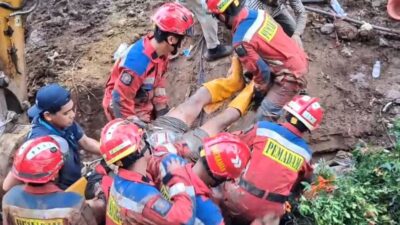 Dua Pekerja Tertimpa Beton di Jatinegara, Evakuasi Berlangsung 3 Jam