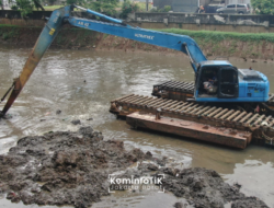 Kali Pesanggrahan Dikeruk, Pemkot Jaksel Kejar Target 60 Ribu Meter Kubik