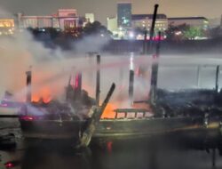 Tiga Kapal Tradisional Terbakar di Muara Baru, 60 Petugas Dikerahkan