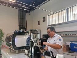 Dari Halaman Kecamatan, Warga Pasar Rebo Belajar jadi Barista dan Video Editor