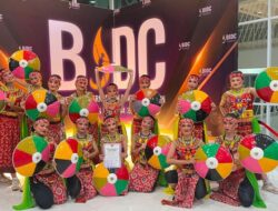 Dari Panggung Bandung, Svadara Warna Indonesia Buktikan Tari Tradisi Tetap Memikat